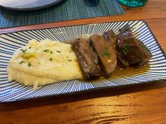 烩牛舌配土豆泥和红酒汁-帕歌西班牙餐厅paco tapas