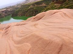 -波浪谷