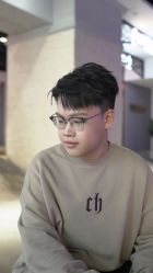 -一家只做男发烫染的店