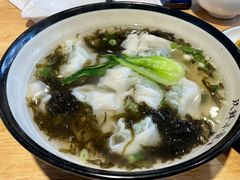 上海荠菜肉馄饨-玖鲜小笼(中山广场店)