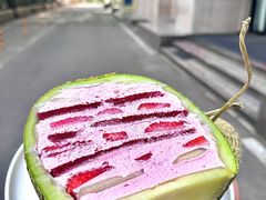 完整水果哈密瓜蛋糕-StrasBake日式面包