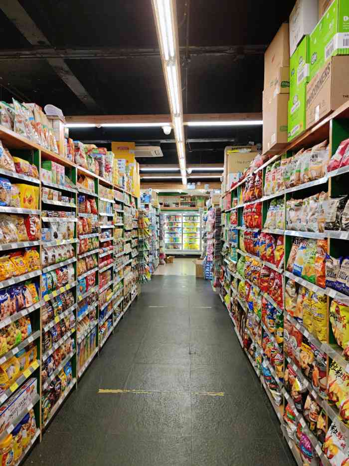 算是北京开的比较早的一家进口食品超市了十几年前前网购不是特别方便