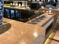 自助取餐区-大中华希尔顿酒店-念自助餐·嗨啤·小龙虾
