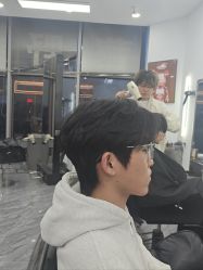 -藤野造型烫染·漂发