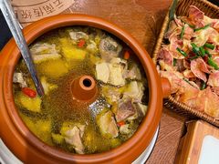 -老滇山寨•云南特色菜•地方菜•民族风情歌舞表演(金碧店)