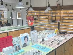 -罗伯特眼镜·蔡司官方授权(罗湖国贸店)