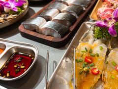 -围炉肉舍•炭烤活鳗•丹东海鲜烤肉(步行街店)