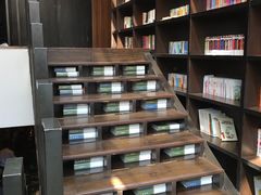 -钟书阁(松江泰晤士小镇店)