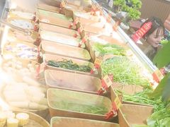 -四囍码头海鲜烧烤自助火锅(外滩南京东路悦荟广场店)