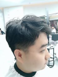 -变画·发型STUDIO