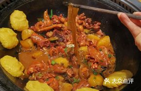Iron Pot Stewed Pig Ankles