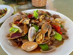 -三亚火车头万人海鲜广场