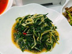 -民族手抓羊肉馆·滩羊手抓·烤全羊