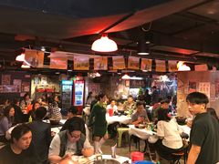 大堂-鲜入围煮花胶鸡海鲜火锅