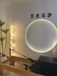 -闺蜜瑜伽·普拉提女性塑形馆