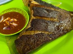 -明记烧鱼美味店