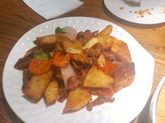 烤肉炒馕-阿里家·新疆烤肉酒場 by MIG
