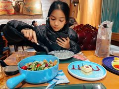 -米德维奇俄式西餐厅(西六道街店)