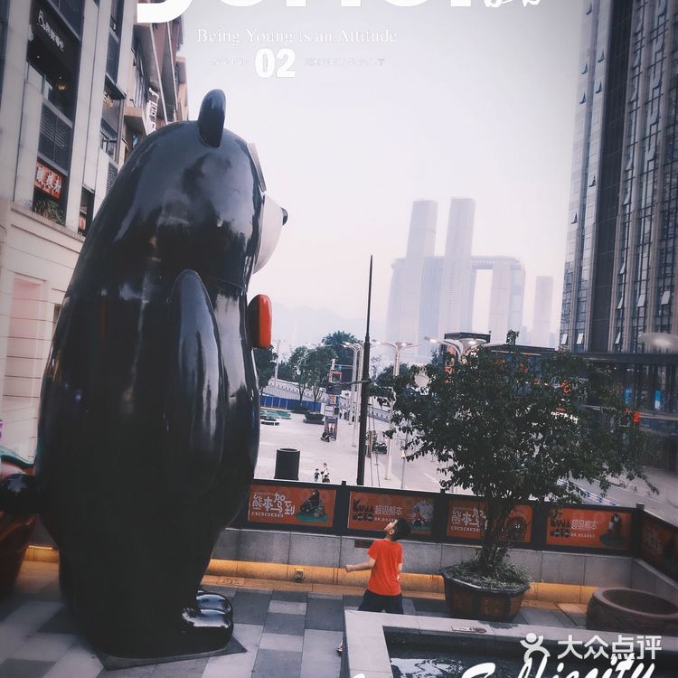 长嘉汇弹子石老街。开在孙家花园里的星巴克