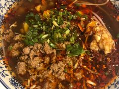 -爆炸头阿姨小四川正宗川味小吃(无任何分店)