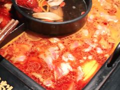 -老牌坊云南鱼豆花火锅(哈西万达店)