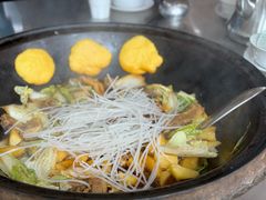 -粘豆包柴火铁锅炖