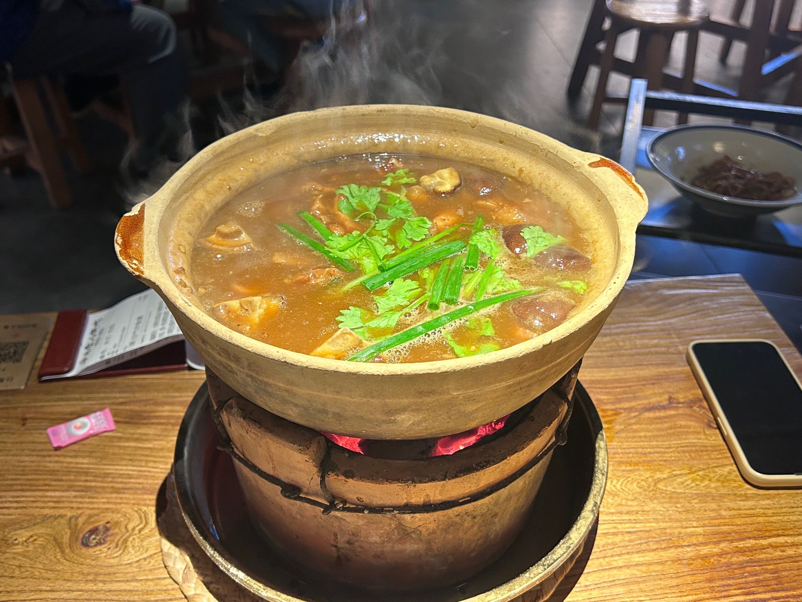 实在的炭炉鸡煲
