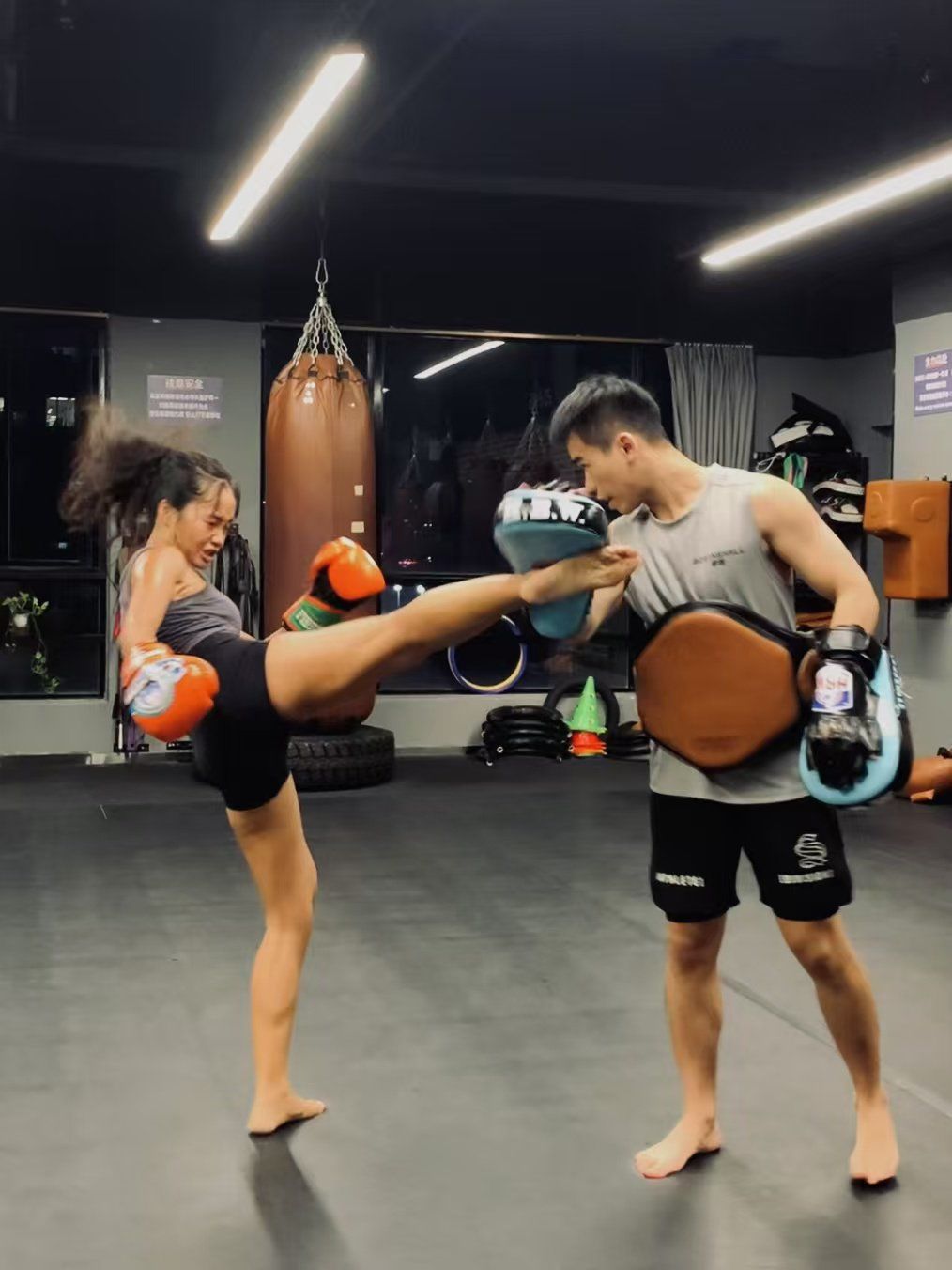 🥊戴上拳套 重拳出击 女生打拳泰酷辣