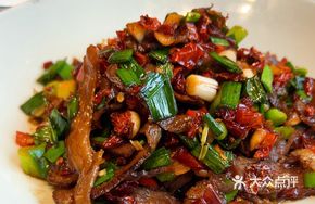 Stir-fried腊 Beef with Garlic and Chili