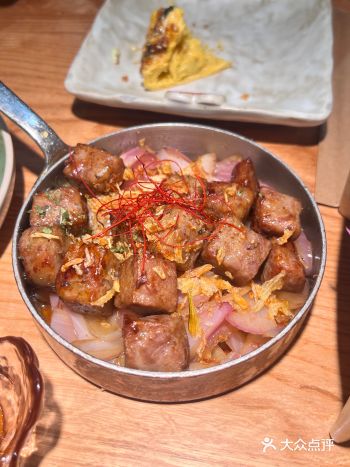 都好好吃 「骰子牛肉」必点「金枪鱼牛油果拌饭」必点「