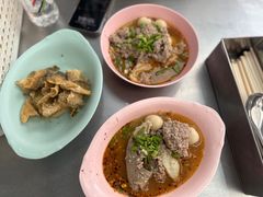 炸鱼皮-榮泰米粉湯(Left Shop)