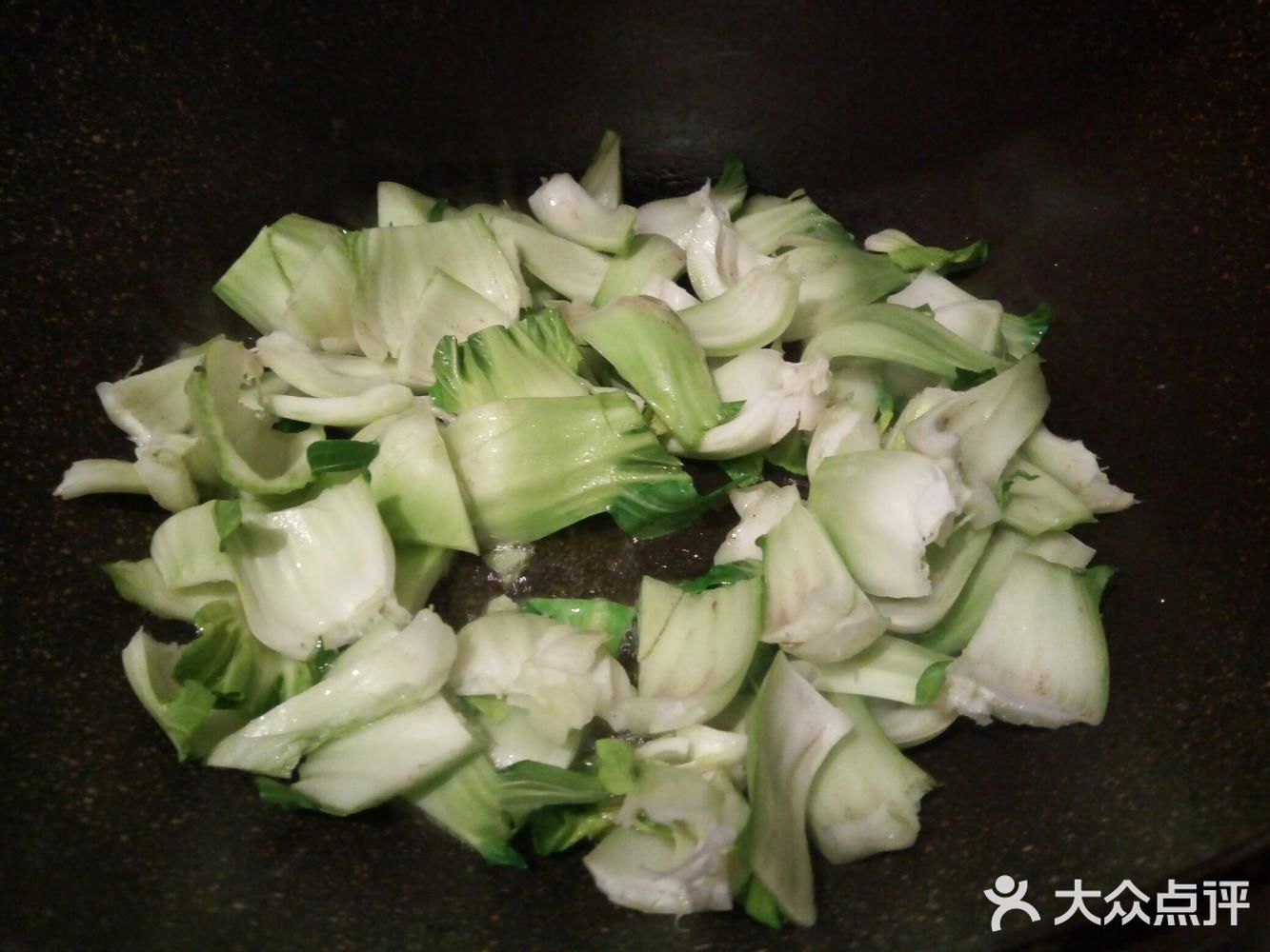 快手家常菜，粉皮炒青菜，粉皮滑溜又筋道！