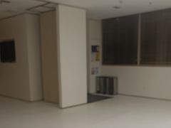 -卡罗酒店(东门晒布地铁站店)