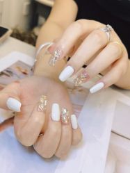 -七彩虹美甲美睫 半永久