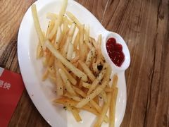 -玛格萝妮(汇智国际商业中心店)