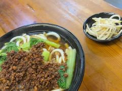 -丽虹云南过桥米线(兴工街店)