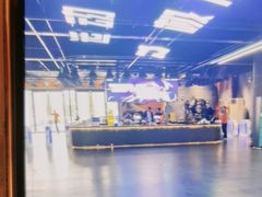 -极限PLAY运动娱乐新世界·团建派对表演休闲馆·室内高空游乐园