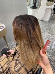 -Tloml salon
