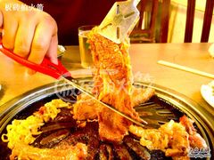 剪肉中···-鲜风烤肉冷面(杏林店)