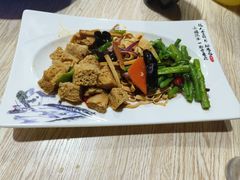 -关记·河南烩面·大盘鸡