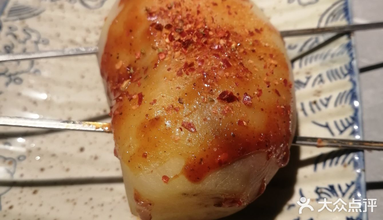 烤羊腿 这家店非常的好找,远远就能看见他家的招牌