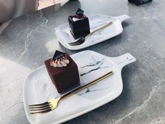 -UNI UNI(环亚凯瑟琳店)