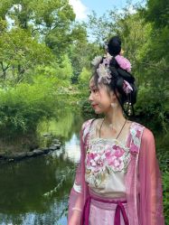 -一揽芳华汉服旗袍体验馆(拙政园店)