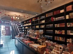 -钟书阁(松江泰晤士小镇店)