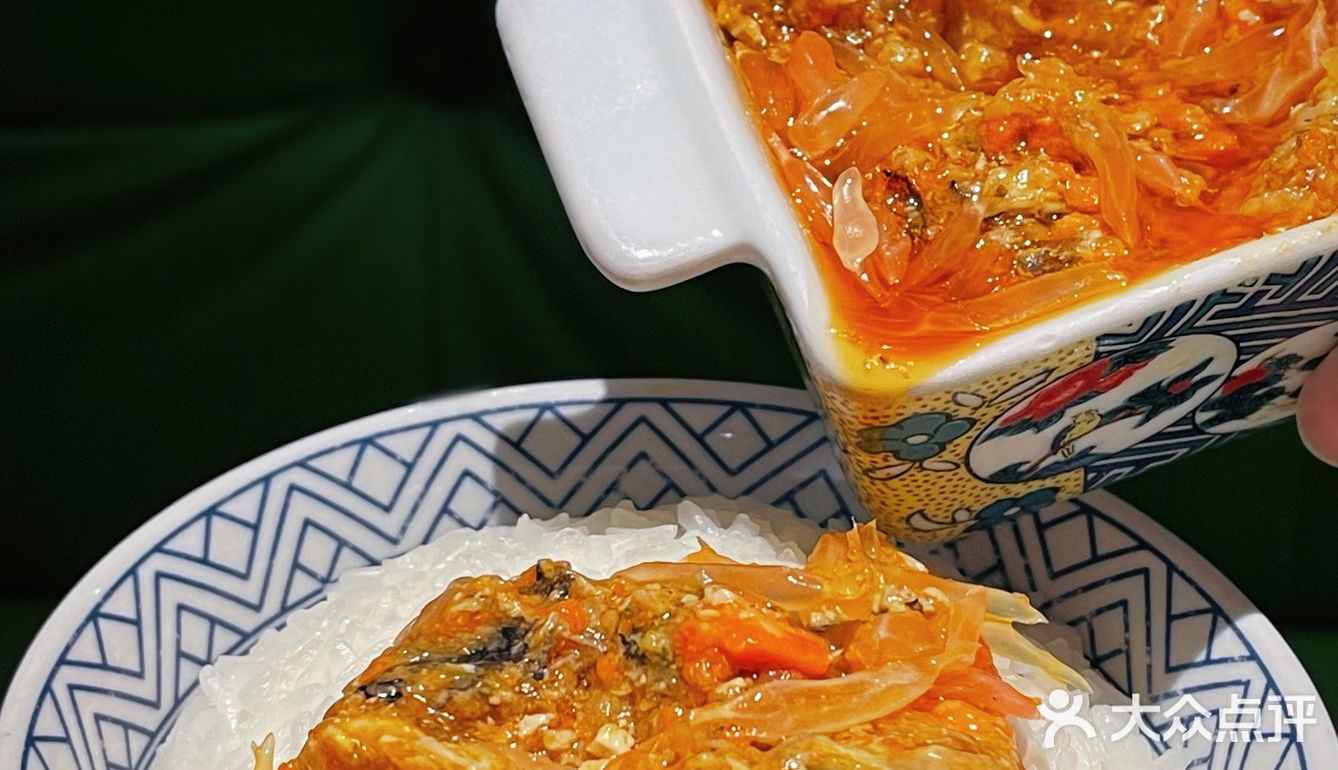 八只苏杭大闸蟹黄做成的秃黄油拌饭
