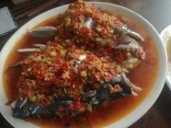 双椒胖鱼头-二毛馕坑肉饭店