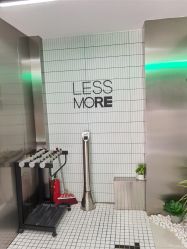 点击看大图 -LESSMORE科技头皮理容中心
