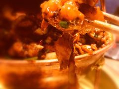 -沪小二炭火蛙锅(淮海中路美食不夜城店)