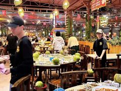 -三亚火车头万人海鲜广场