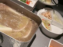 -左庭右院鲜牛肉火锅黑金店(陆家嘴中心店)